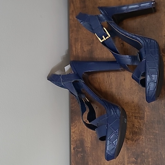 NWT Lauren Ralph Lauren Navy Strappy Platform Croc Embossed Heels size 9 - Picture 3 of 14